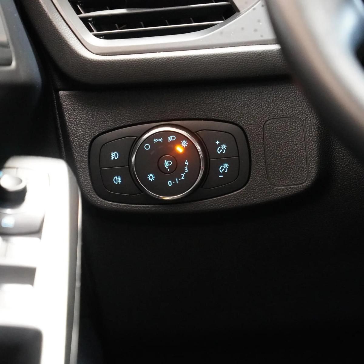 ford-focus-sw-2023-diesel-1499cc