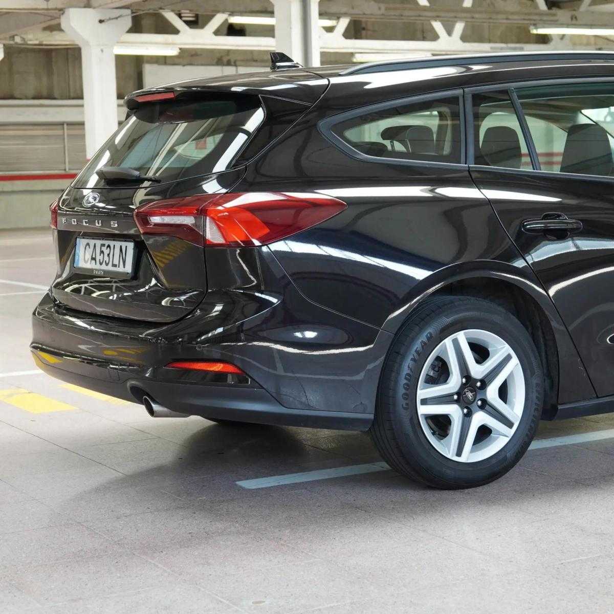 ford-focus-sw-2023-diesel-1499cc