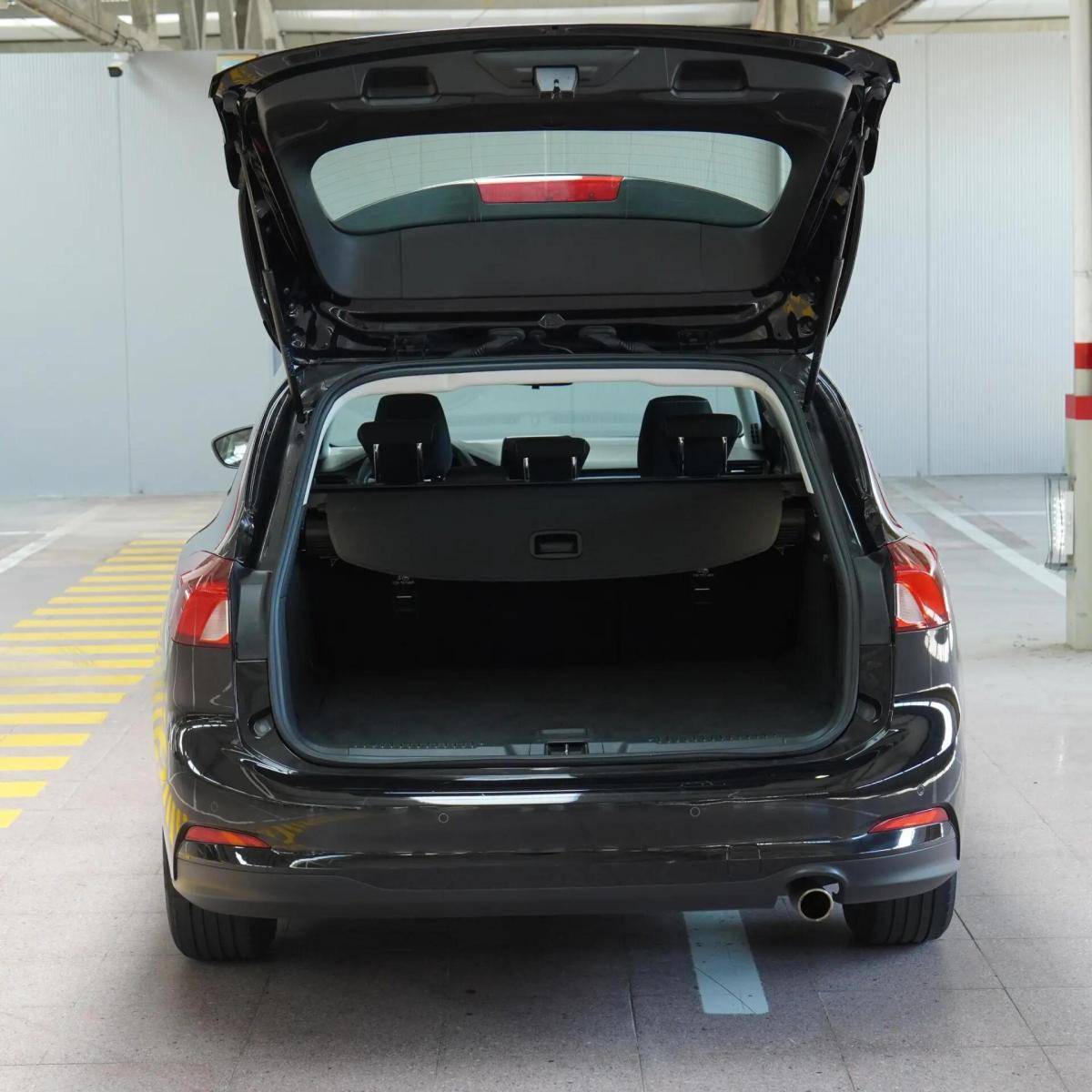 ford-focus-sw-2023-diesel-1499cc