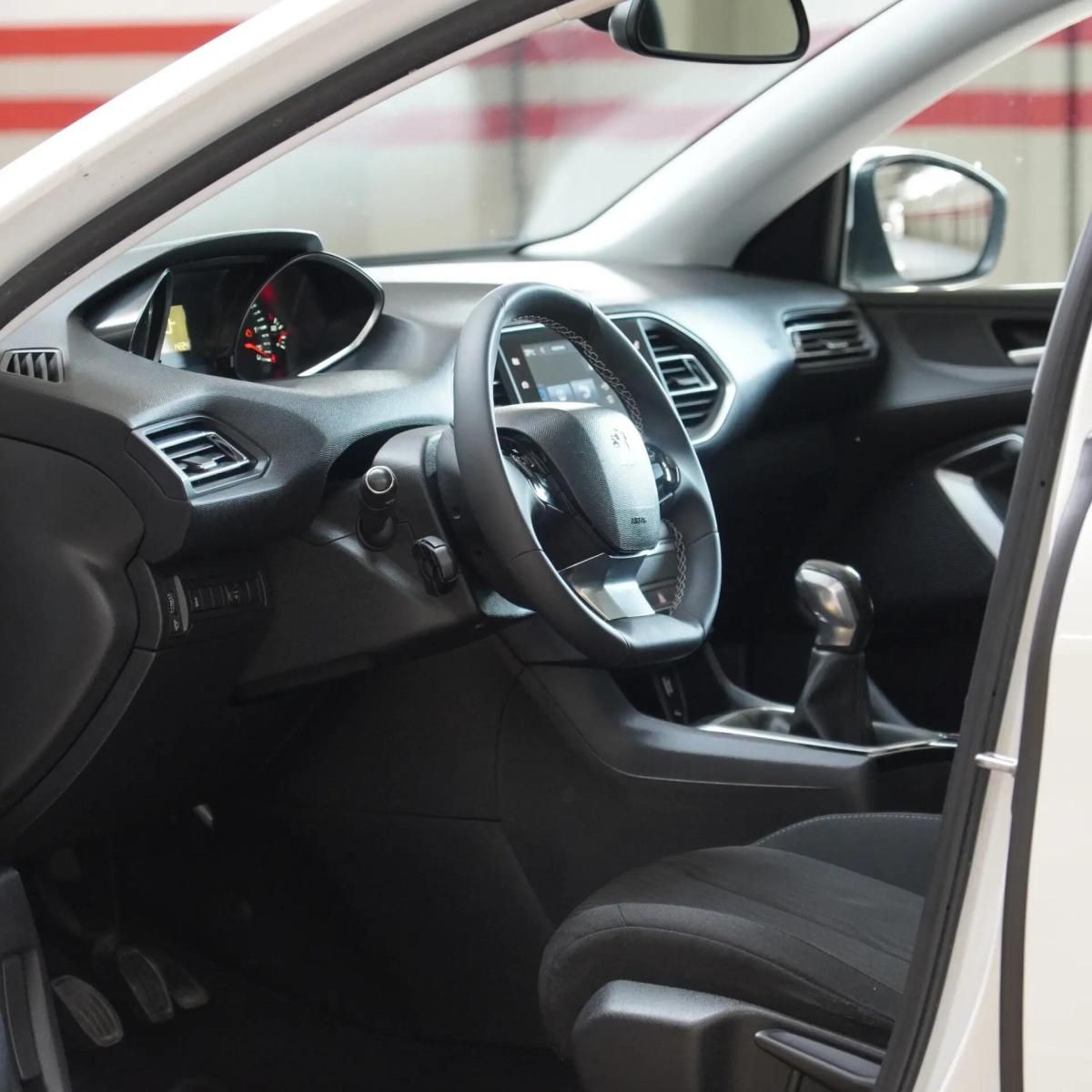 peugeot-308-2015-diesel-1560cc