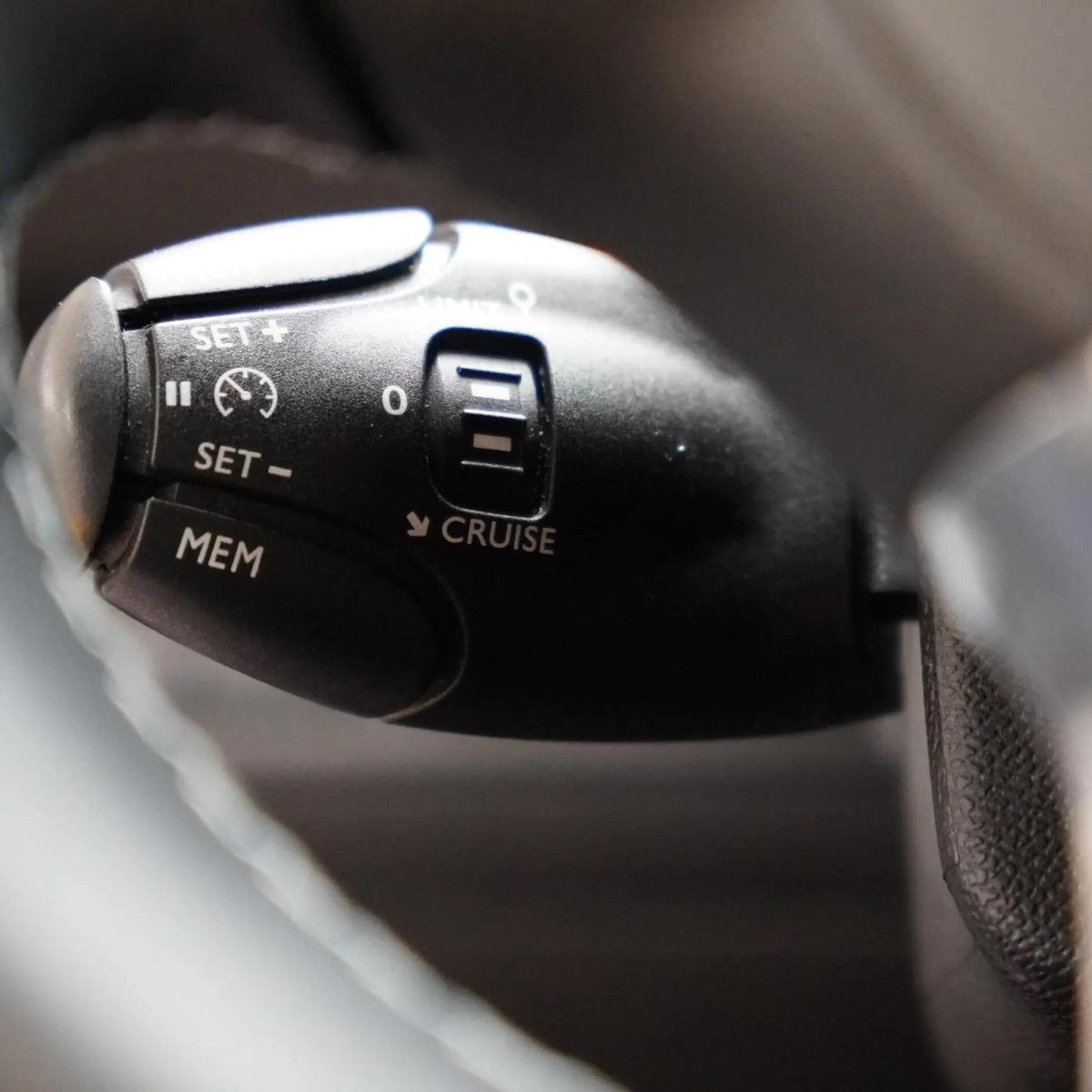 peugeot-308-2015-diesel-1560cc