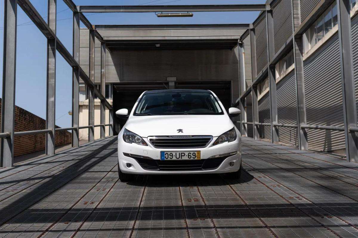 peugeot-308-2015-diesel-1560cc