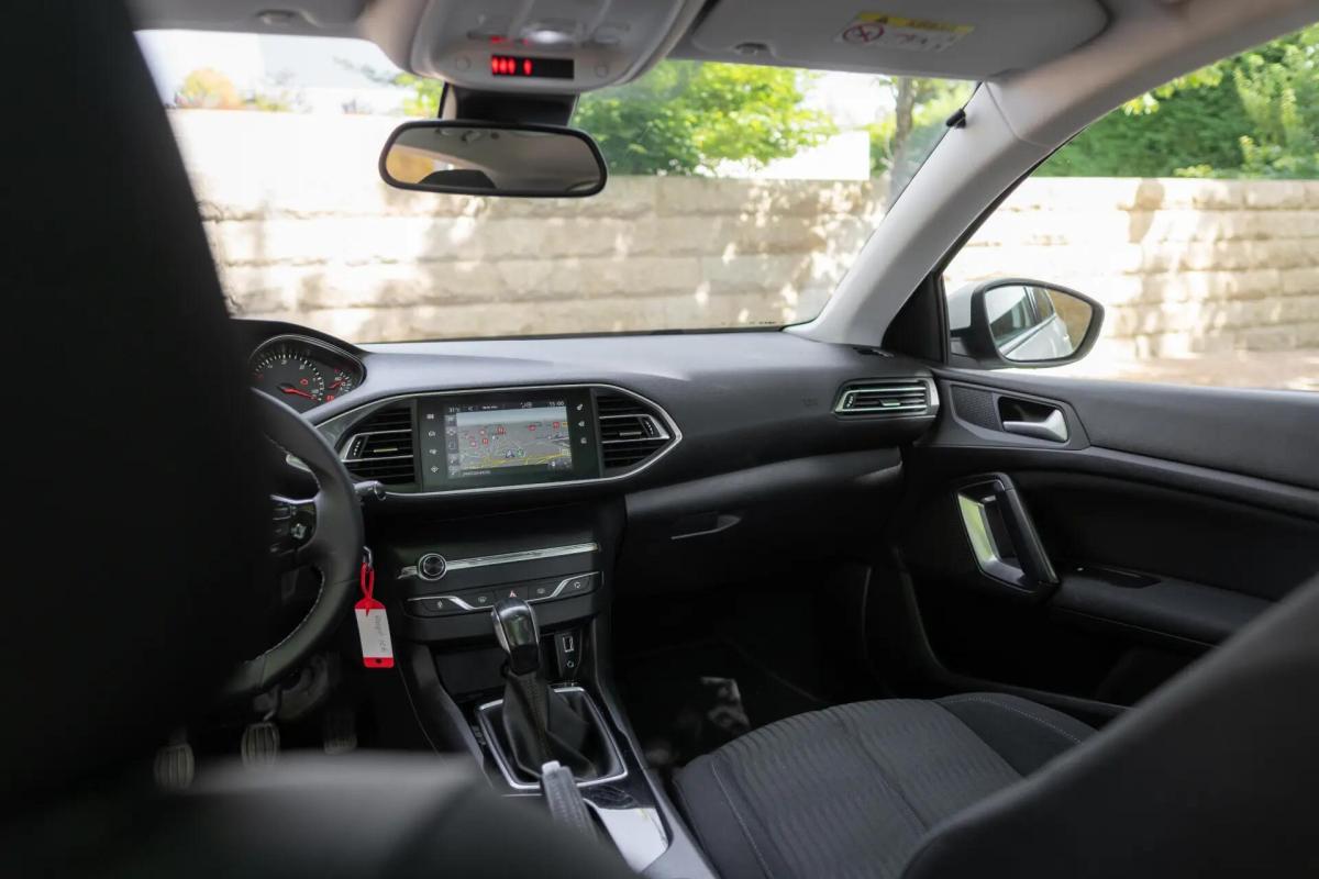 peugeot-308-2015-diesel-1560cc