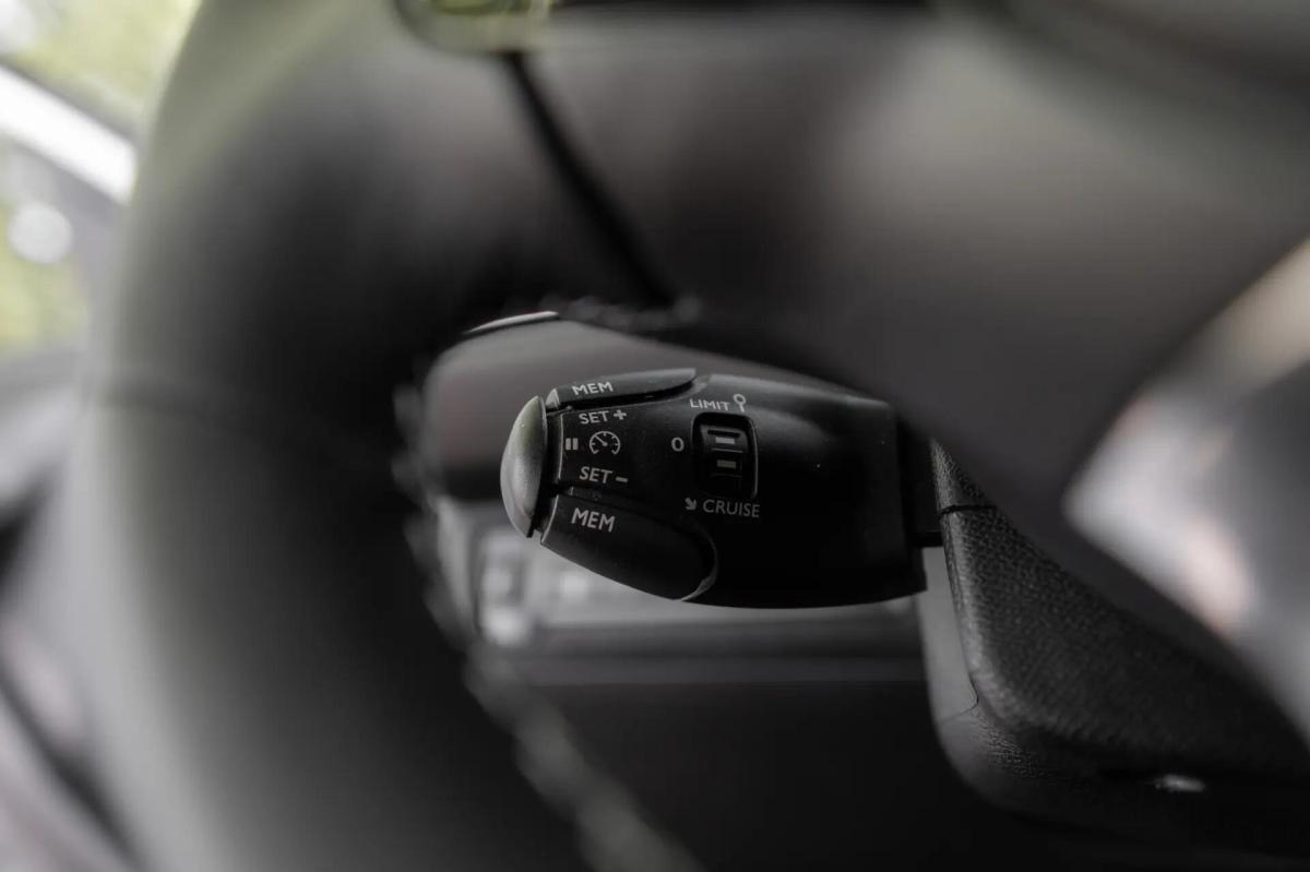 peugeot-308-2015-diesel-1560cc