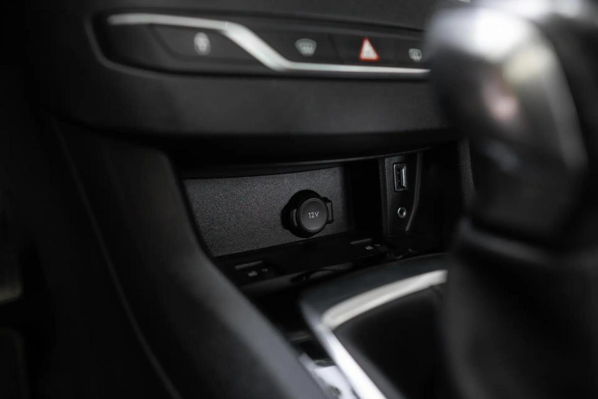 peugeot-308-2015-diesel-1560cc