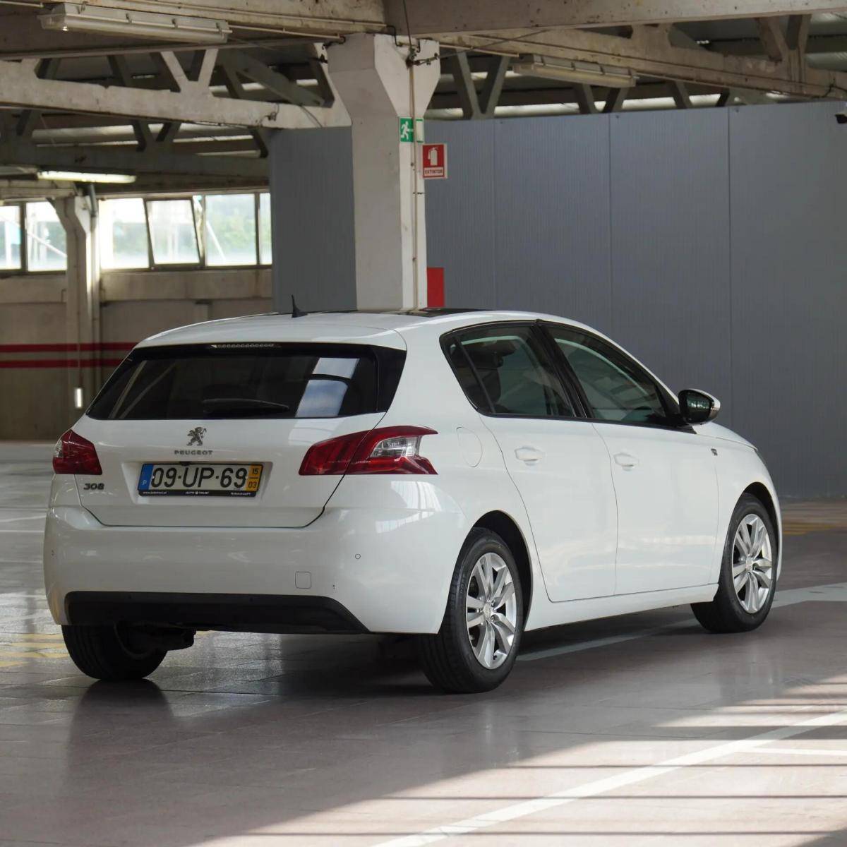 peugeot-308-2015-diesel-1560cc