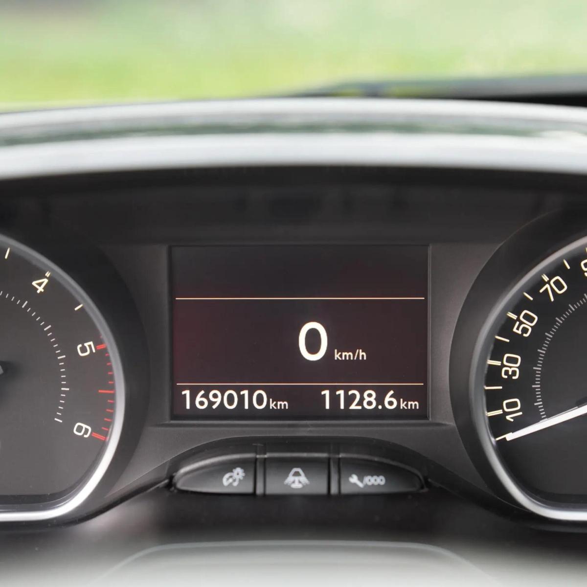 peugeot-2008-2014-diesel-1398cc