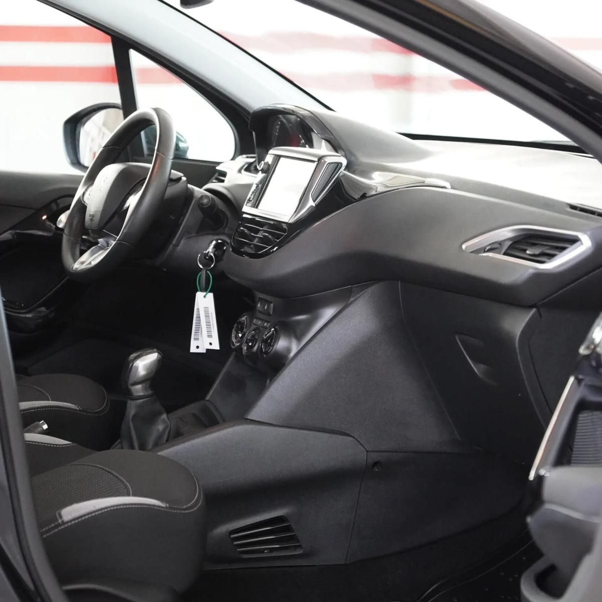 peugeot-208-2015-gasolina-1199cc