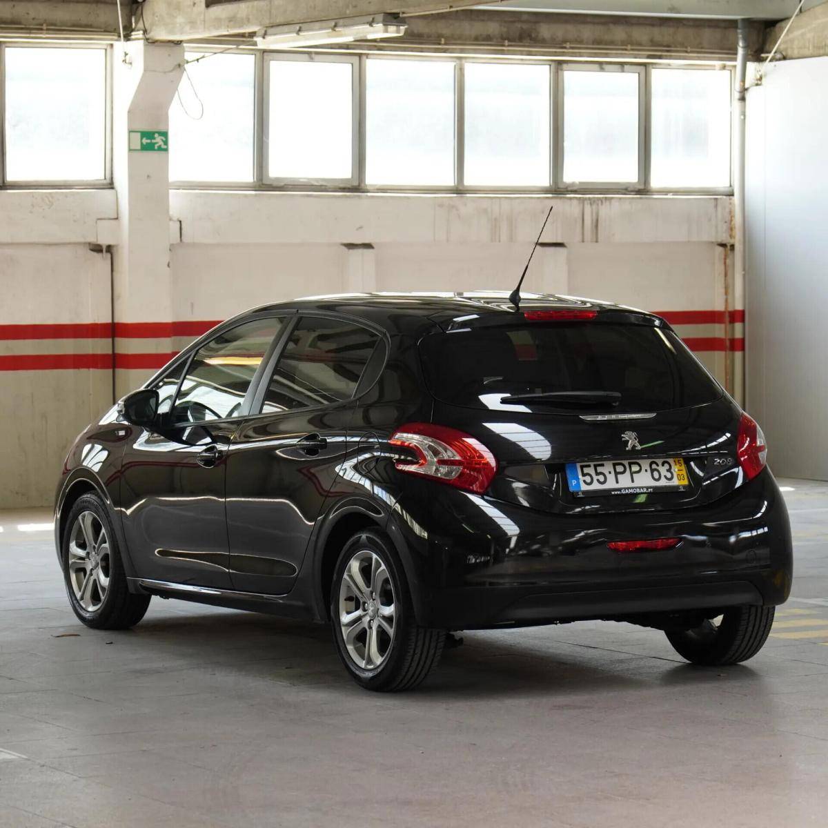 peugeot-208-2015-gasolina-1199cc