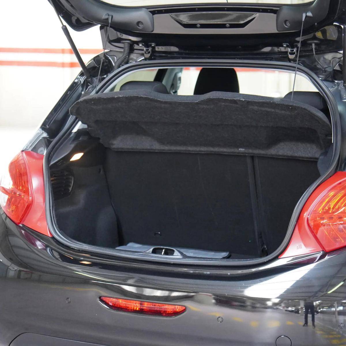 peugeot-208-2015-gasolina-1199cc