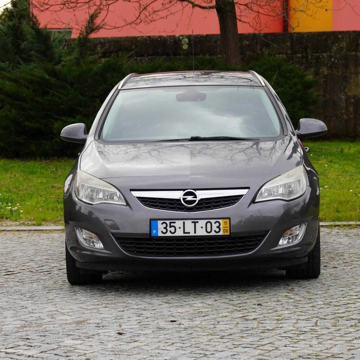 opel-astra-caravan-2011-diesel-1686cc