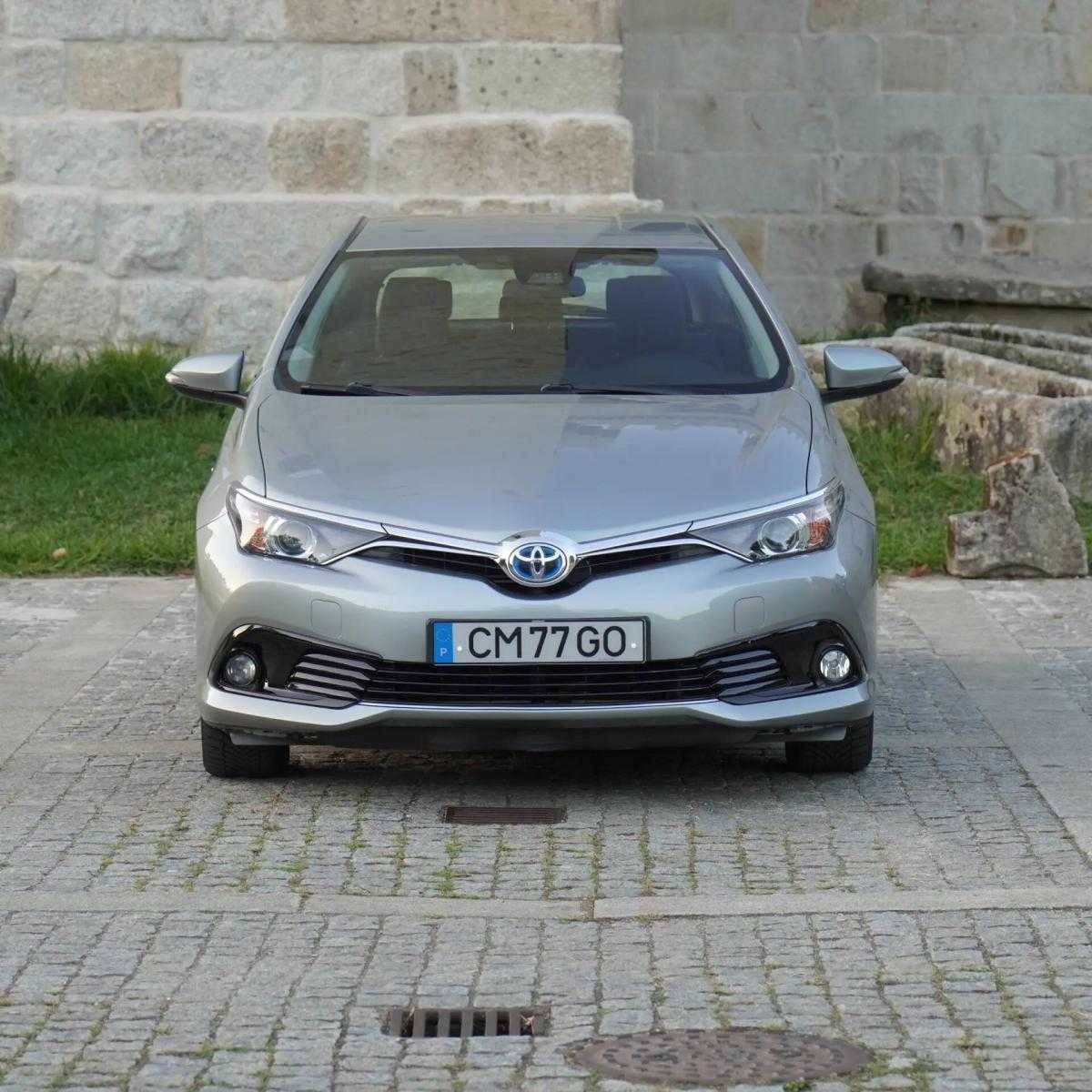 toyota-auris-2018-hibrido-a-gasolina-1798cc