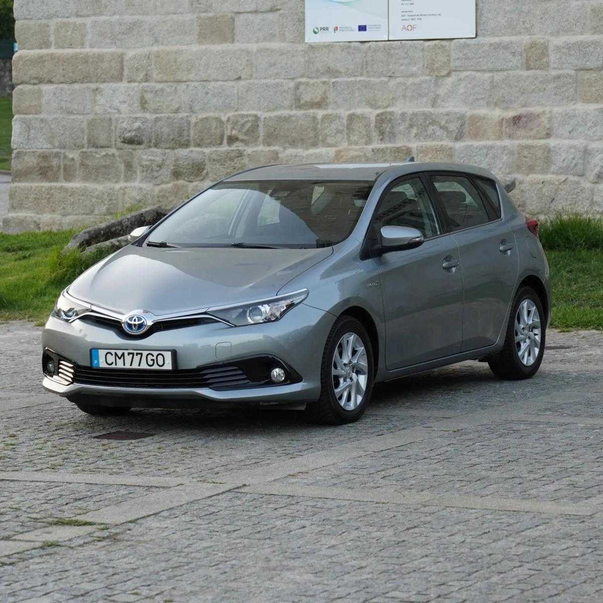 toyota-auris-2018-hibrido-a-gasolina-1798cc