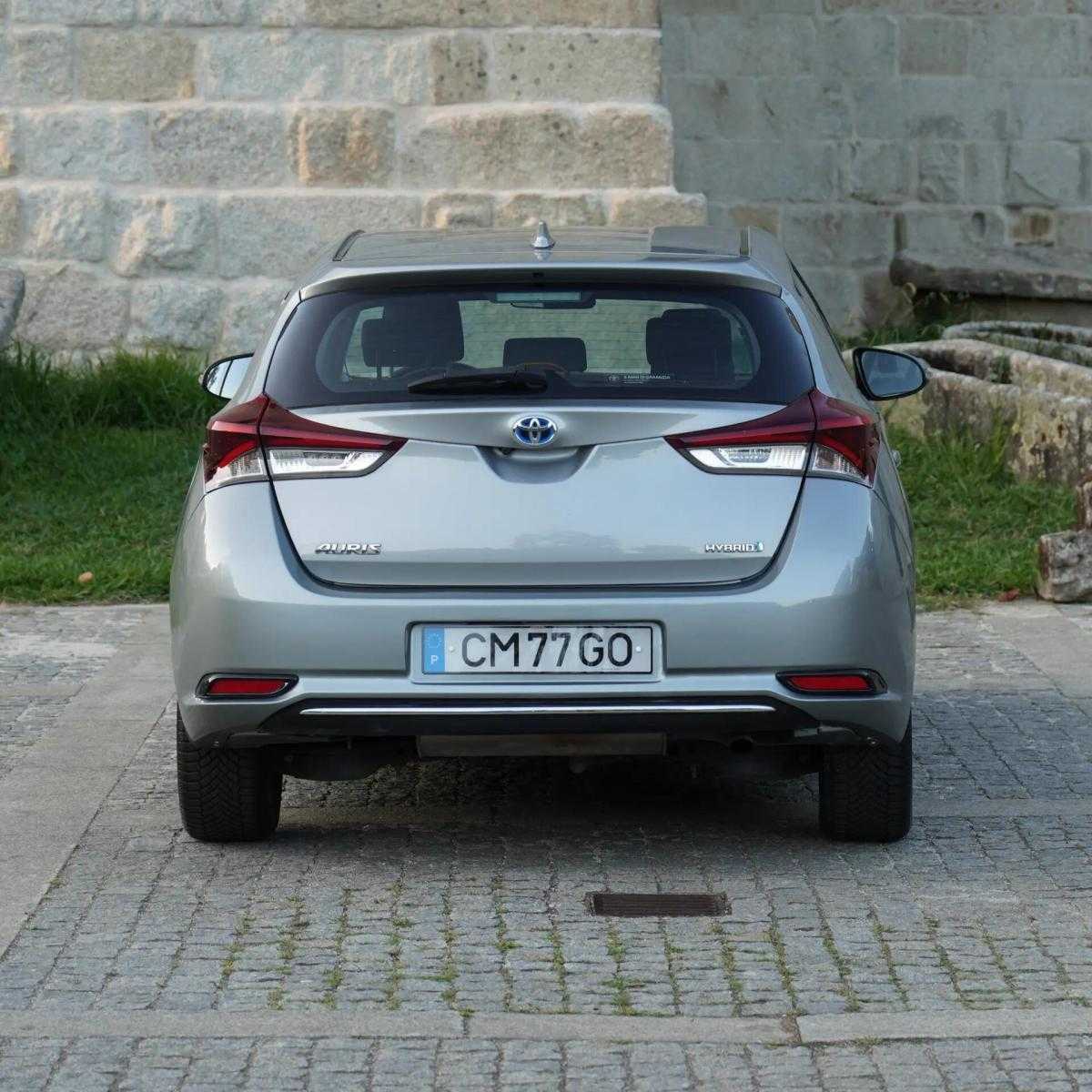 toyota-auris-2018-hibrido-a-gasolina-1798cc