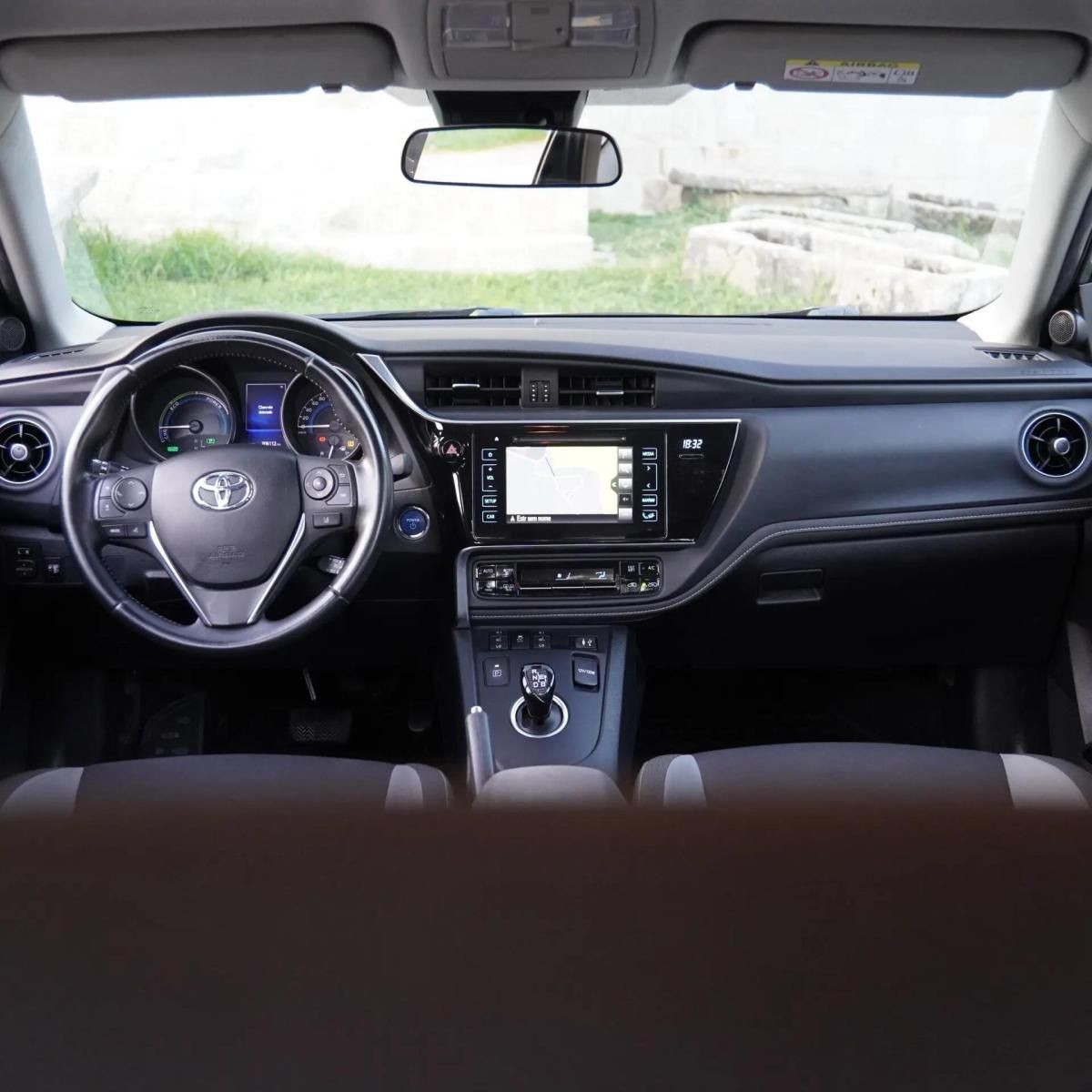 toyota-auris-2018-hibrido-a-gasolina-1798cc