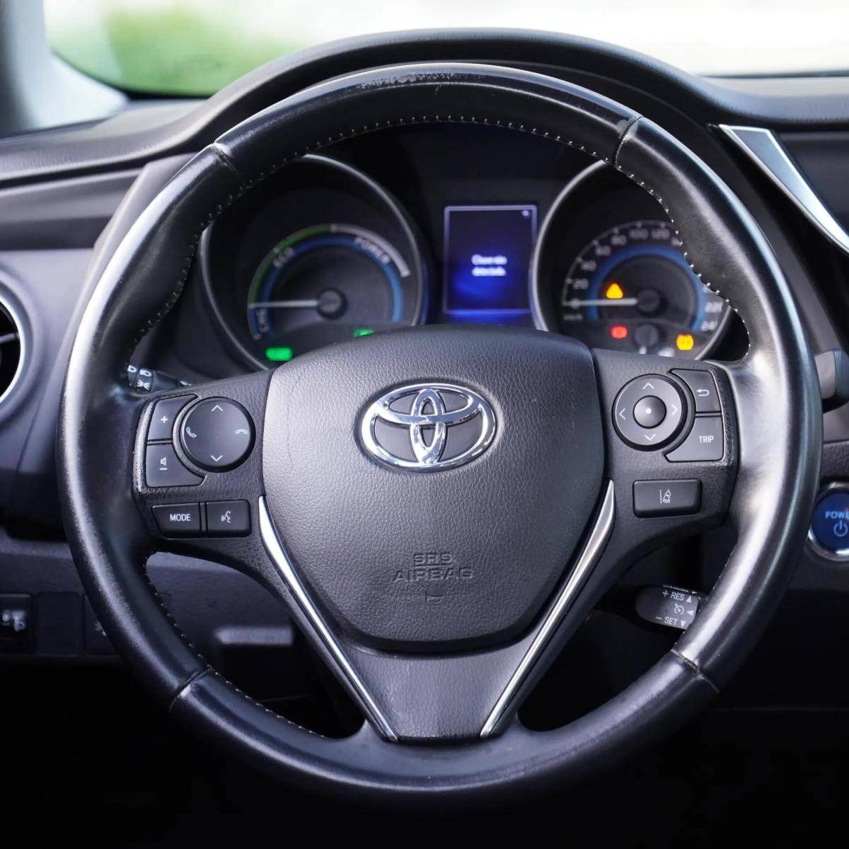 toyota-auris-2018-hibrido-a-gasolina-1798cc