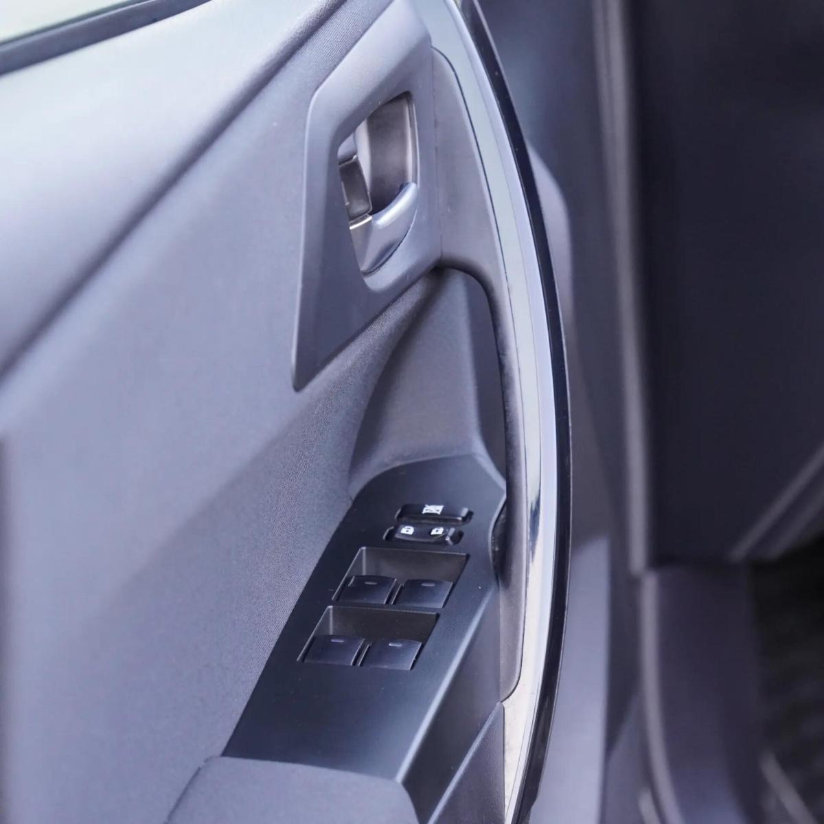 toyota-auris-2018-hibrido-a-gasolina-1798cc