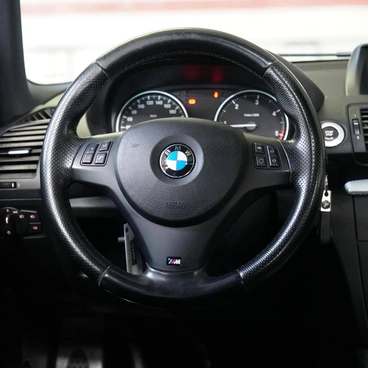 bmw-serie-1-120d-2010-diesel-1995cc