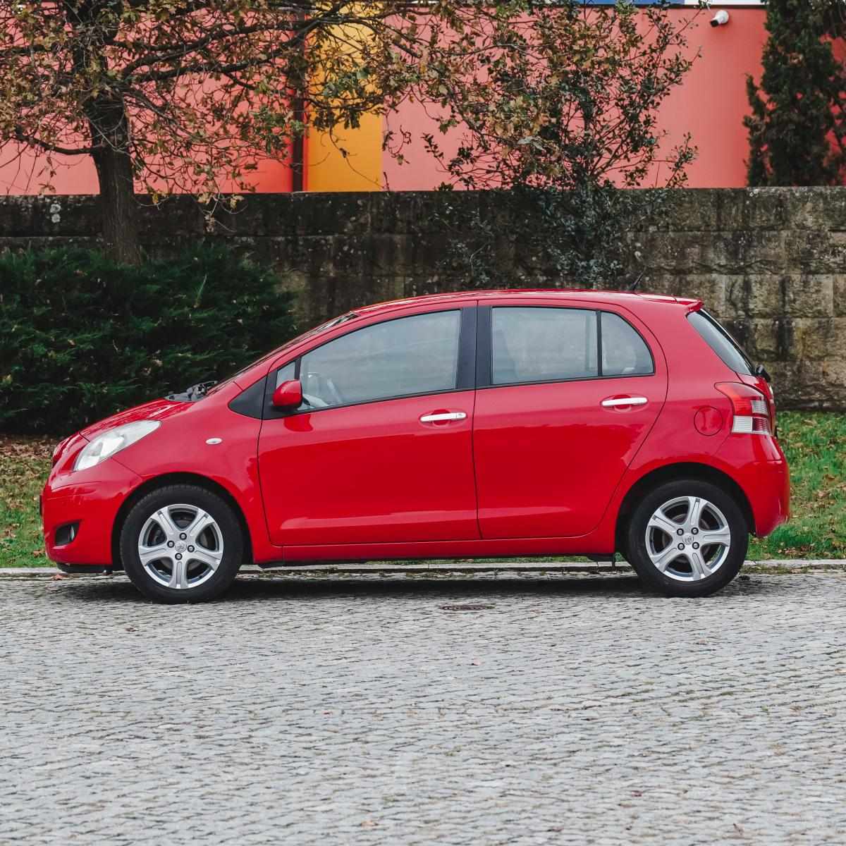 toyota-yaris-1-4-d-4d-2011-diesel-1364cc