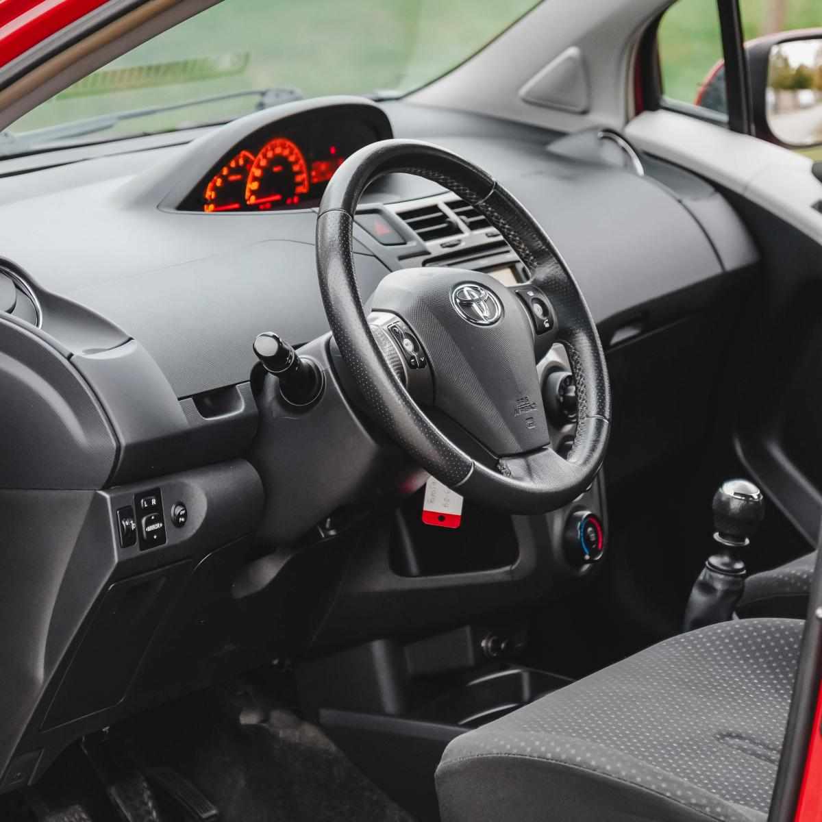 toyota-yaris-1-4-d-4d-2011-diesel-1364cc