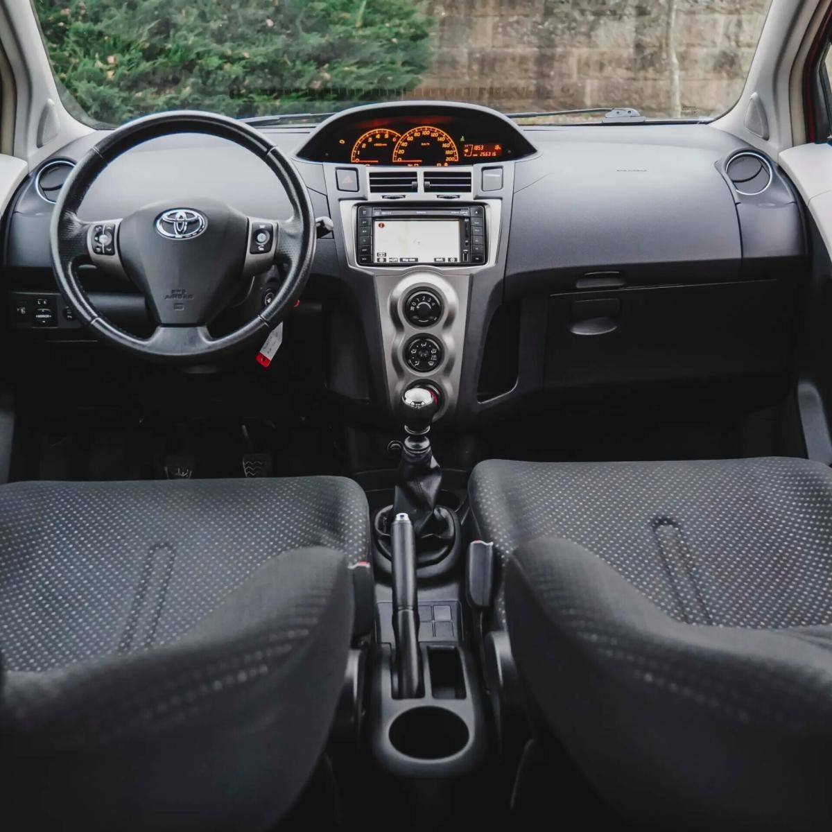 toyota-yaris-1-4-d-4d-2011-diesel-1364cc