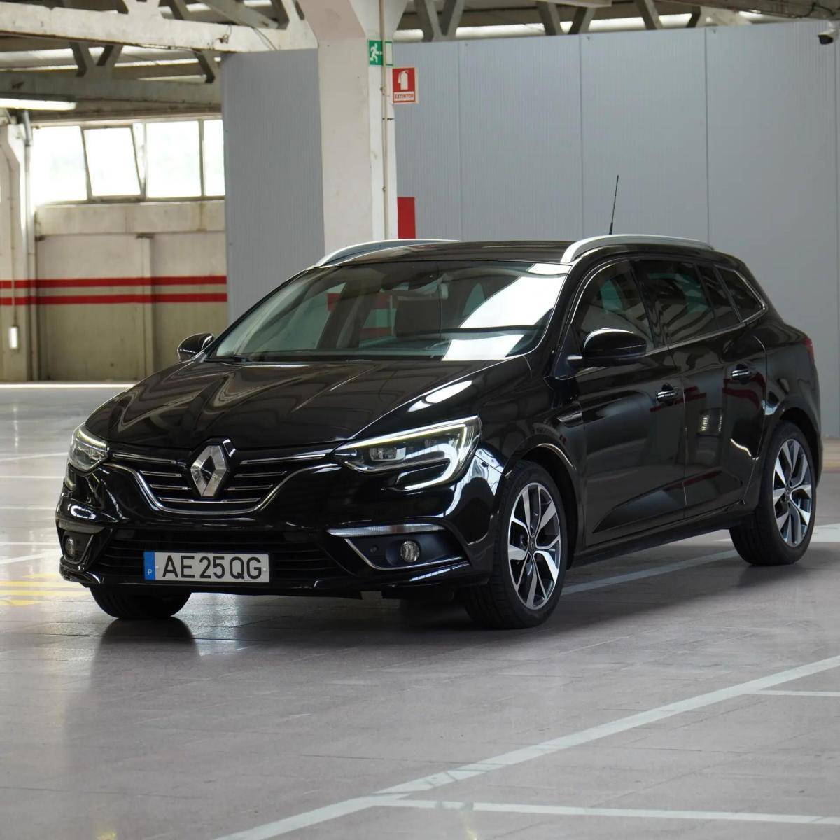 renault-megane-sport-tourer-2017-diesel-1598cc