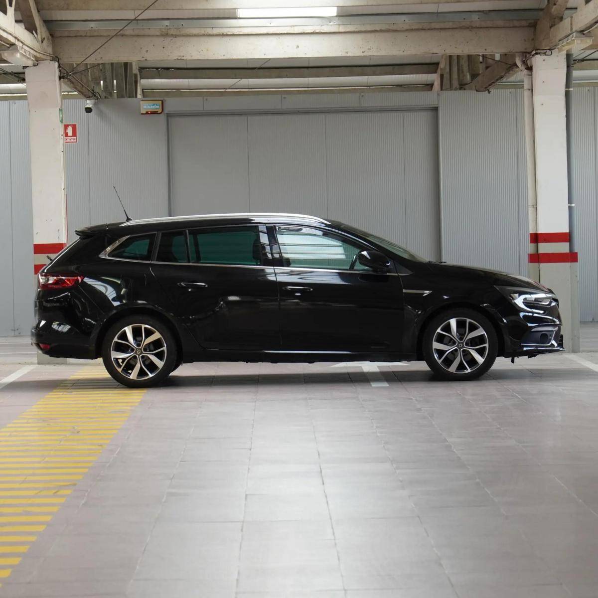 renault-megane-sport-tourer-2017-diesel-1598cc