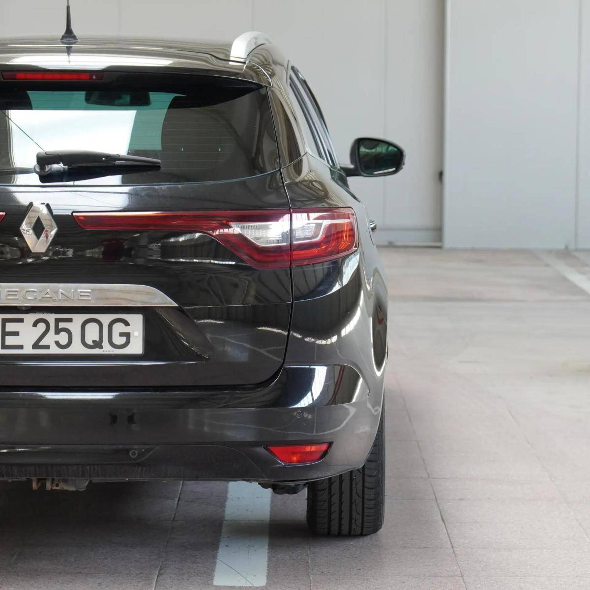 renault-megane-sport-tourer-2017-diesel-1598cc
