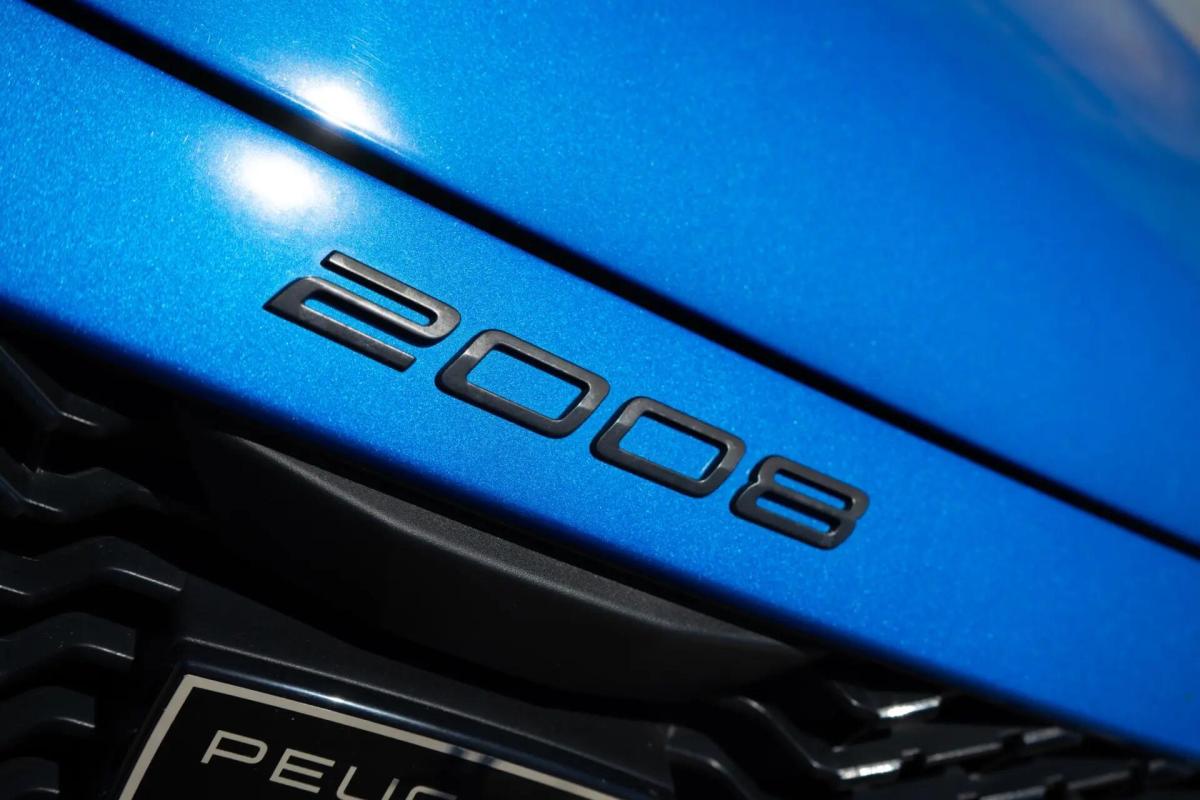 peugeot-2008-2024-gasolina-1199cc