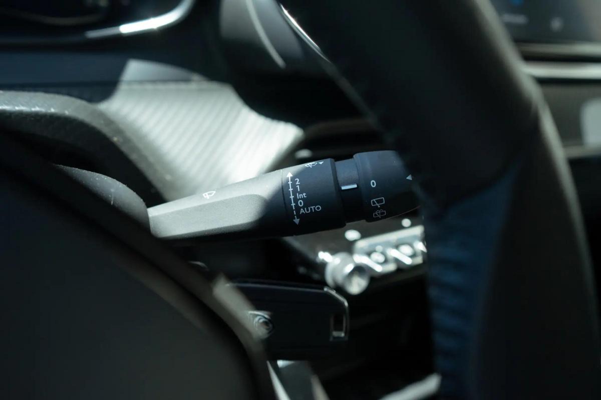 peugeot-2008-2024-gasolina-1199cc