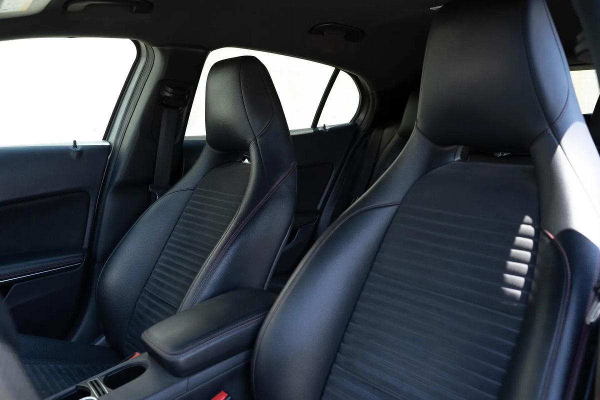 mercedes-benz-gla-220-amg-line-2014-diesel-2143cc