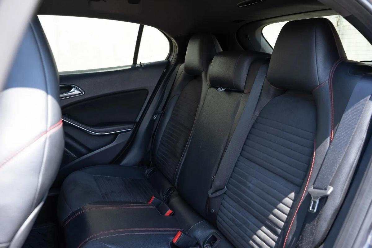 mercedes-benz-gla-220-amg-line-2014-diesel-2143cc