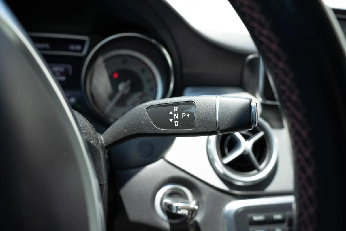 mercedes-benz-gla-220-amg-line-2014-diesel-2143cc