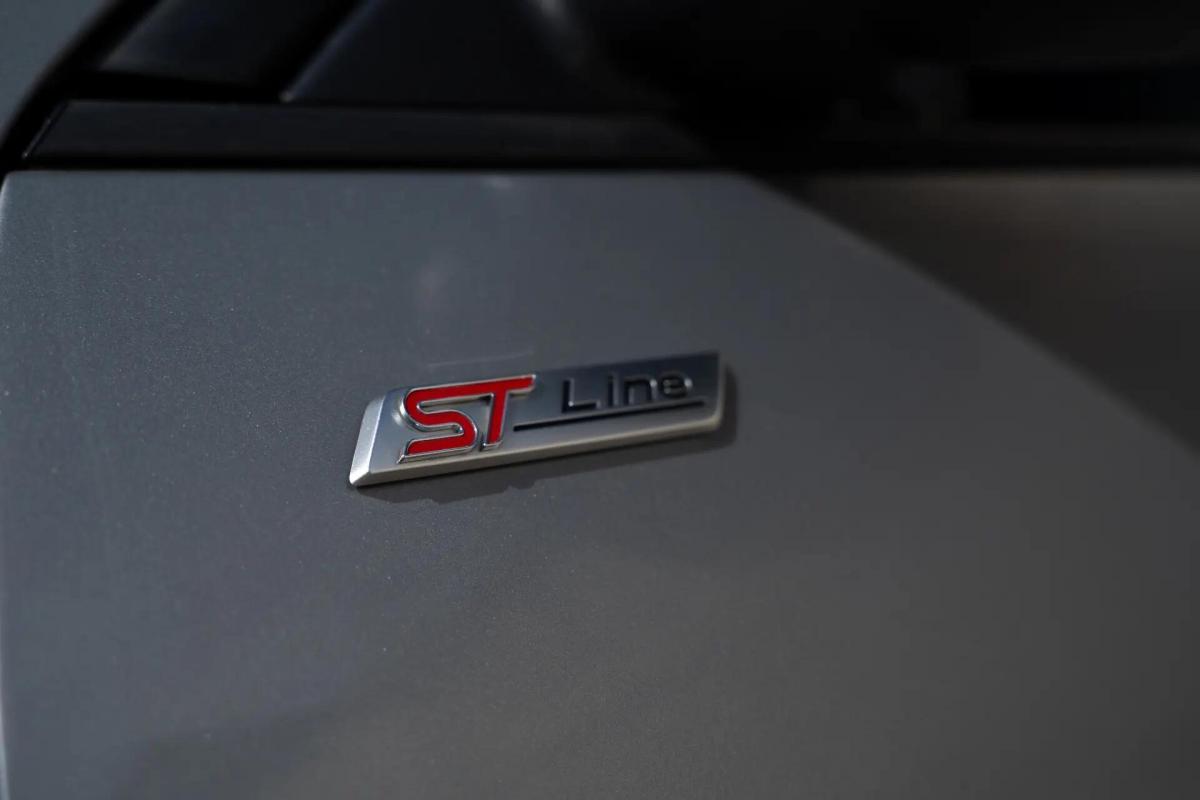 ford-kuga-2021-hibrido-a-gasolina-2488cc