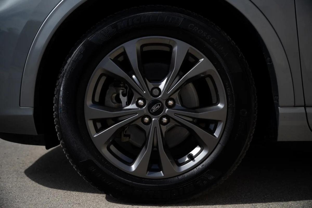 ford-kuga-2021-hibrido-a-gasolina-2488cc