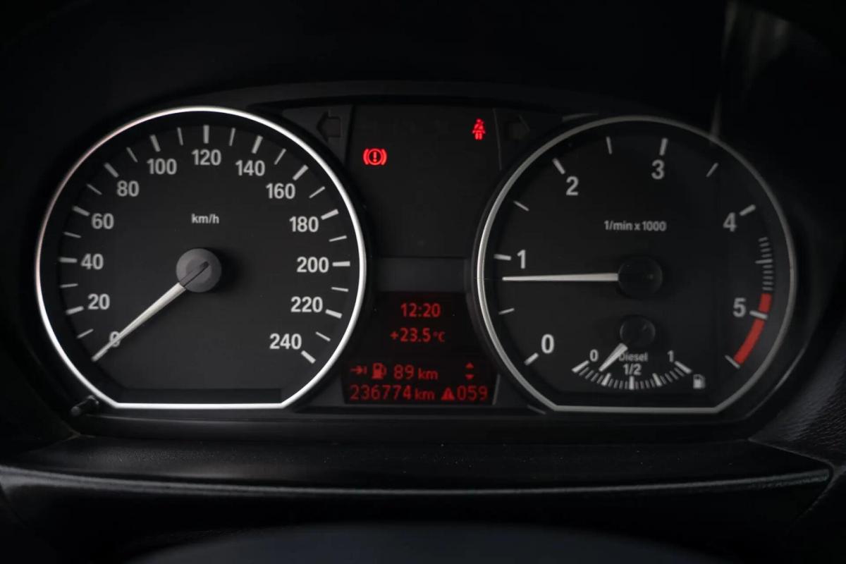 bmw-serie-1-118-2010-diesel-1995cc