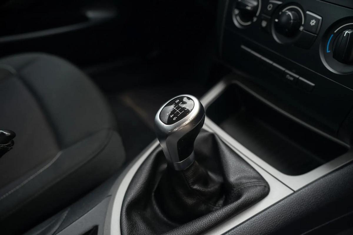 bmw-serie-1-118-2010-diesel-1995cc