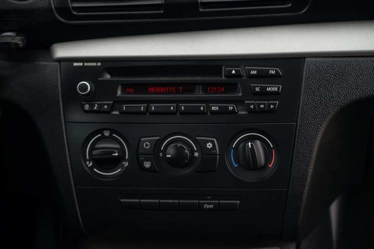 bmw-serie-1-118-2010-diesel-1995cc