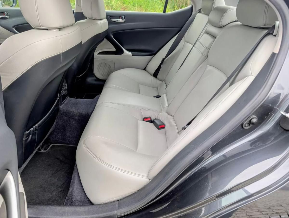 lexus-is-2009-diesel-2231cc