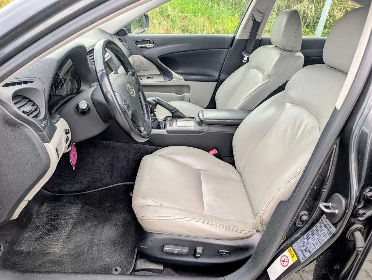 lexus-is-2009-diesel-2231cc
