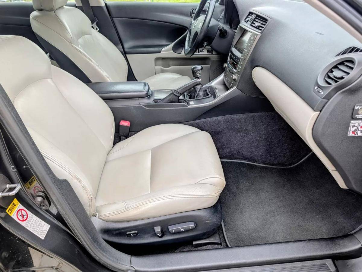 lexus-is-2009-diesel-2231cc