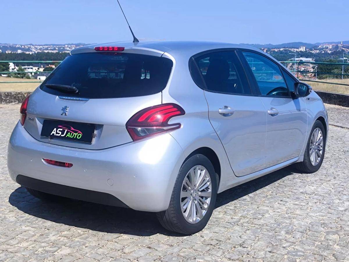 peugeot-208-2017-diesel-1560cc