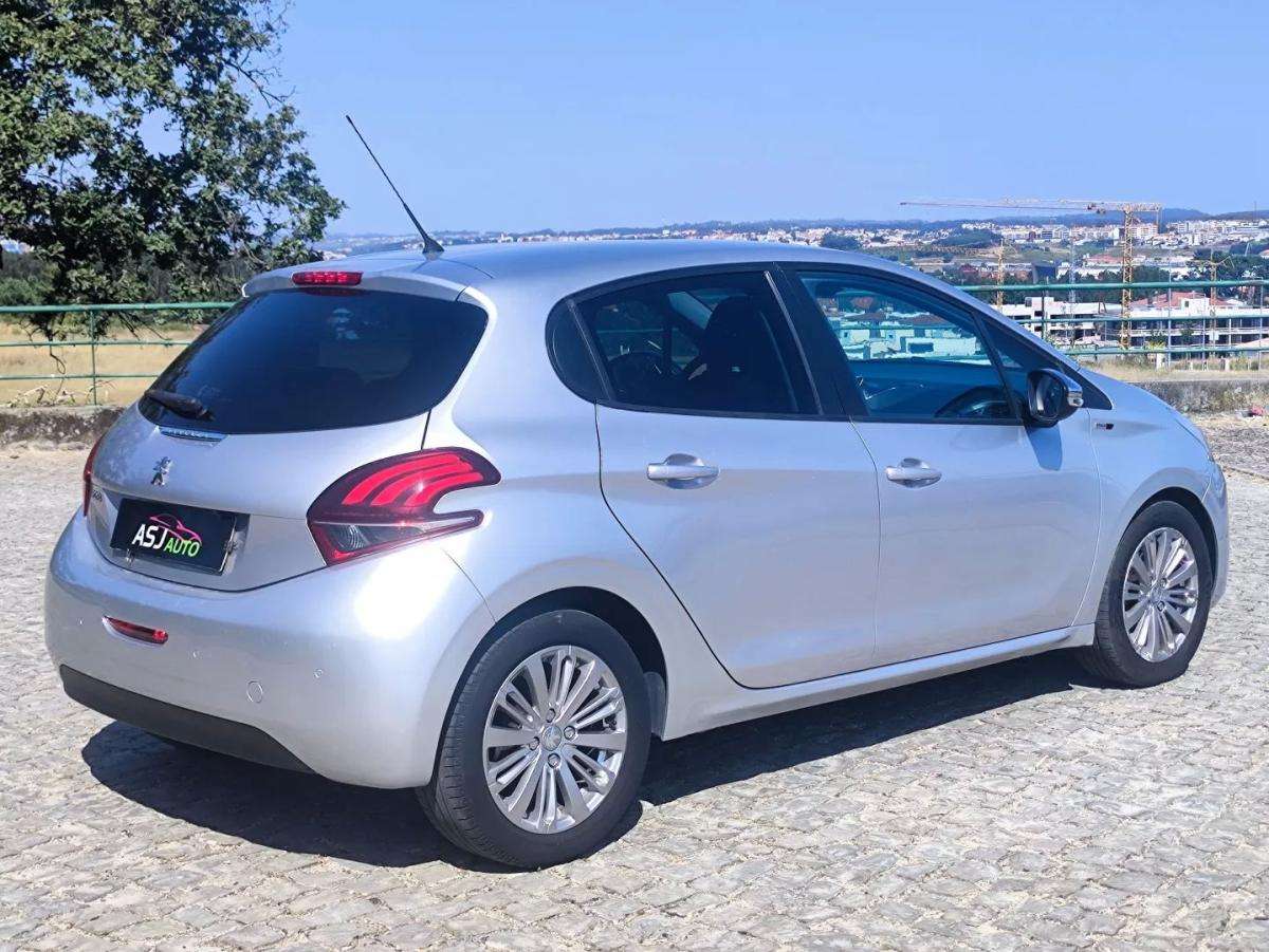 peugeot-208-2017-diesel-1560cc