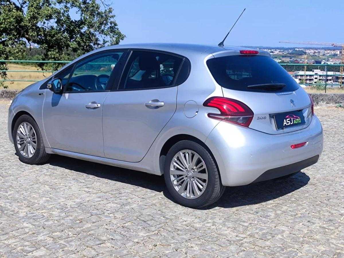 peugeot-208-2017-diesel-1560cc