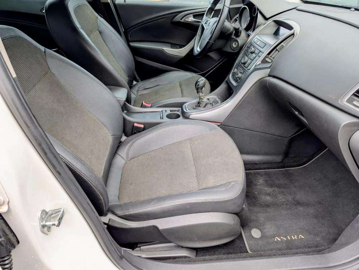 opel-astra-2012-diesel-1248cc