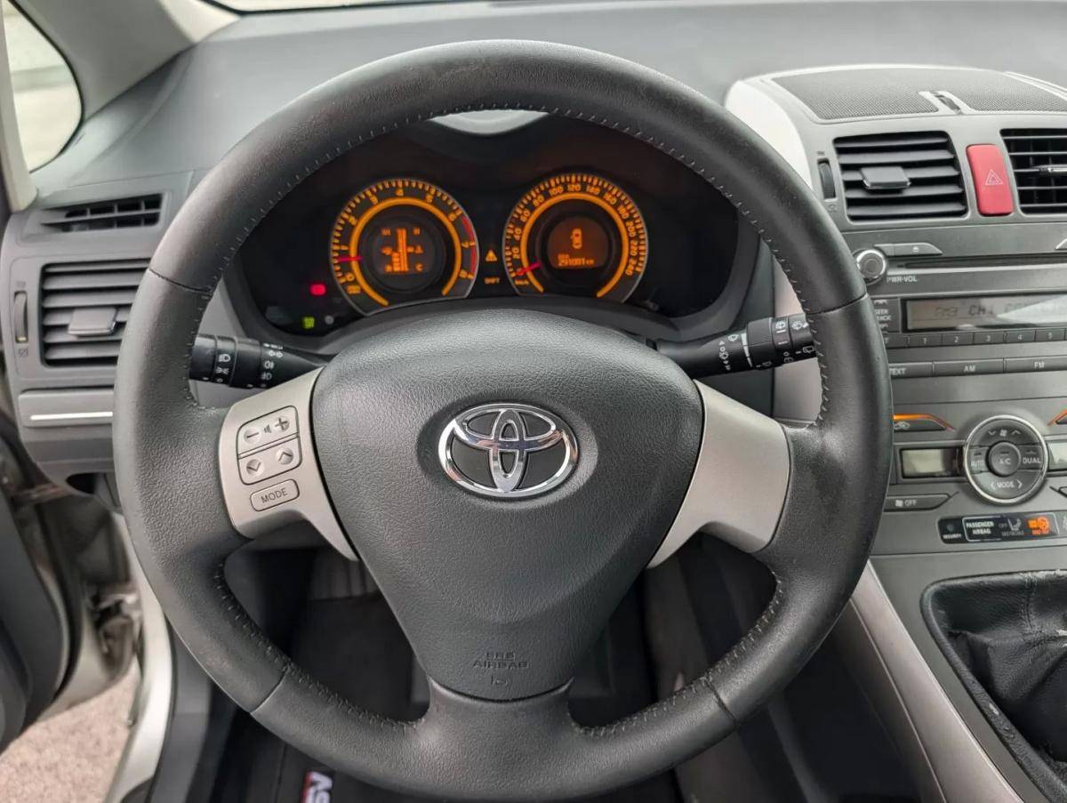 toyota-auris-2009-gasolina-1329cc