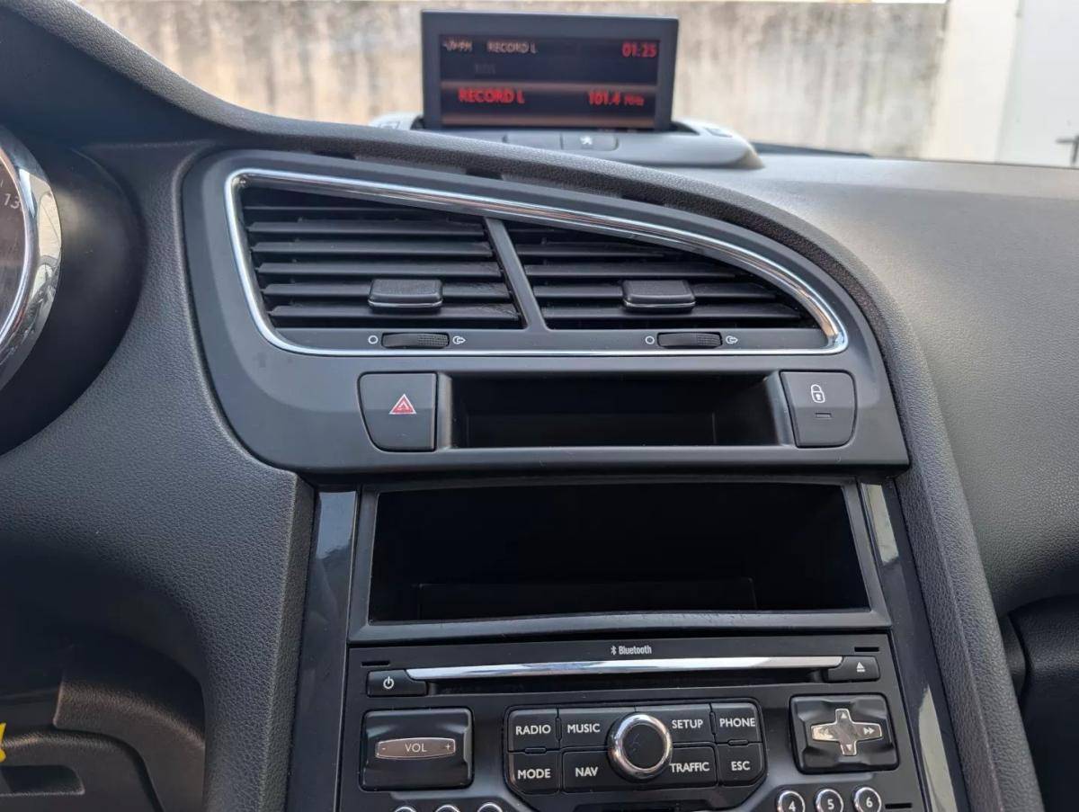 peugeot-5008-2014-diesel-1560cc