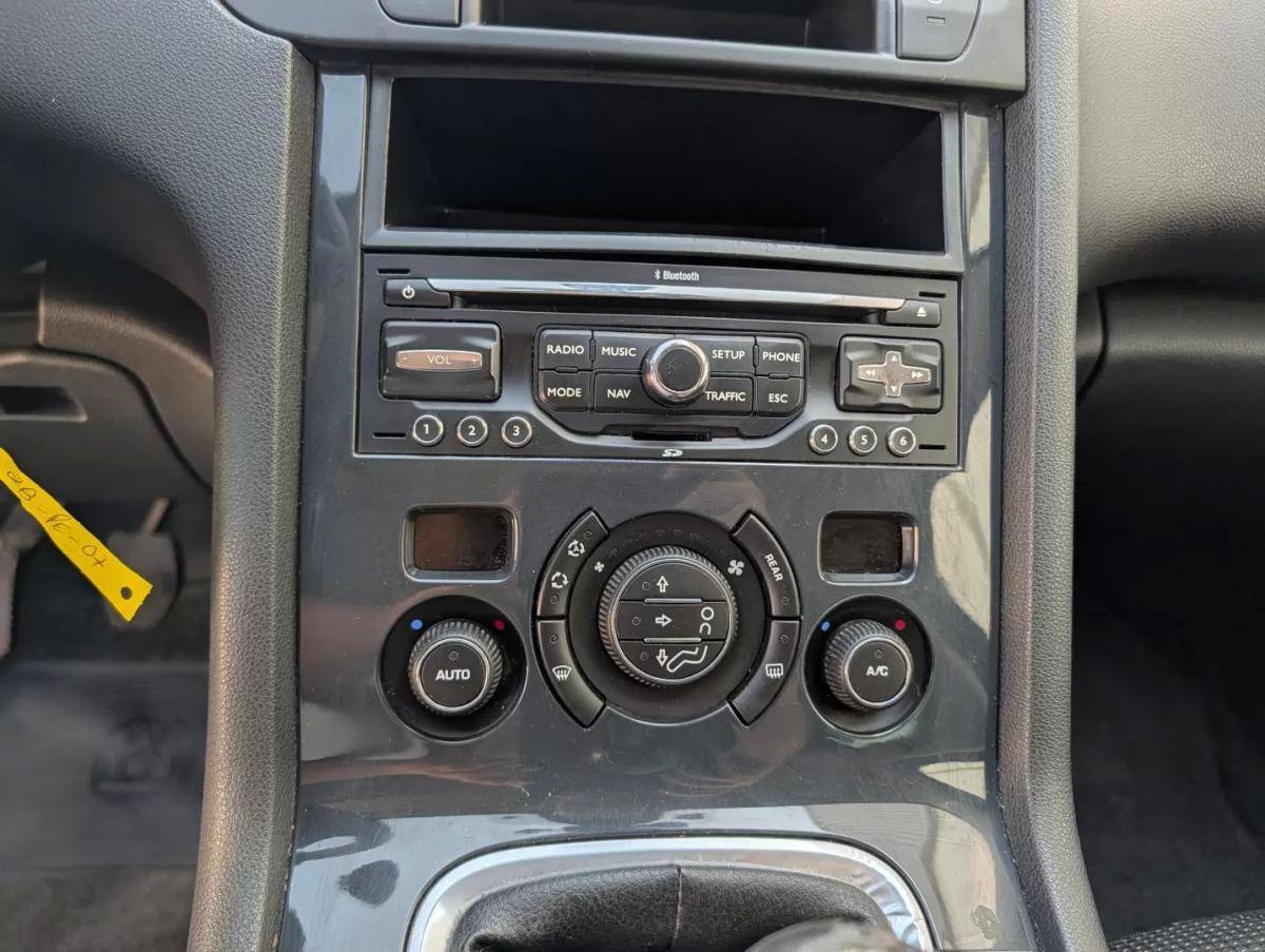 peugeot-5008-2014-diesel-1560cc