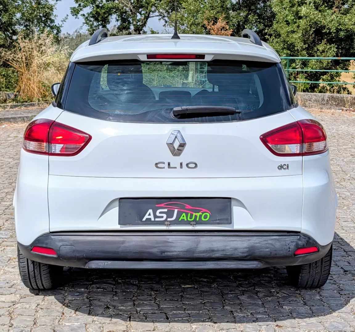 renault-clio-sport-tourer-2014-diesel-1461cc