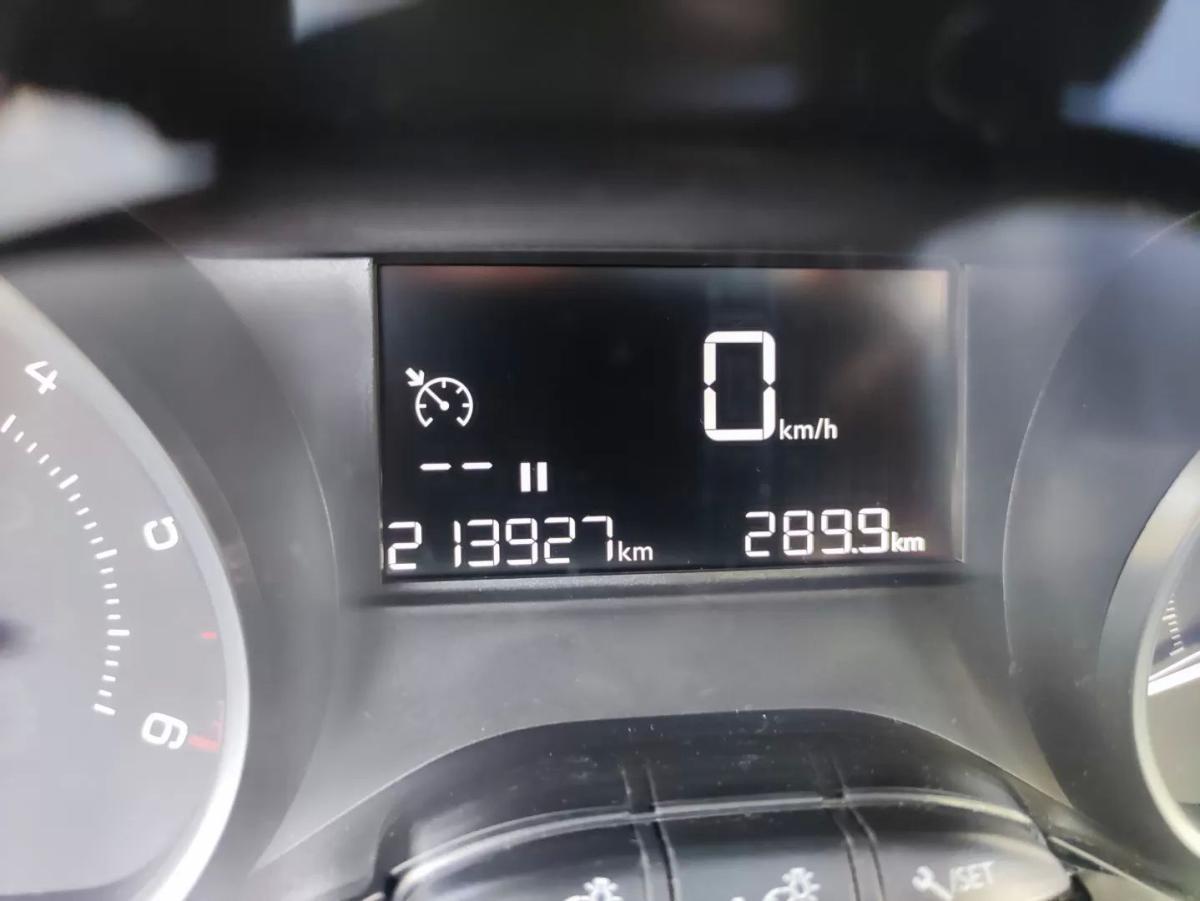 peugeot-208-2019-diesel-1499cc